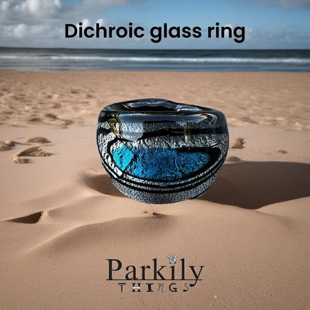 Dichroic glass ring size 7 with silver black and blue - Picture 1 of 6